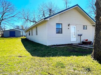 913 W 13th St, Sulphur, OK 73086
