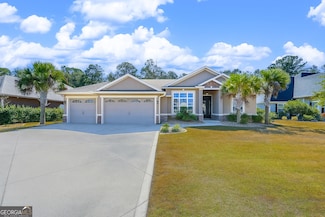 219 Fiddlers Cove Dr, Kingsland, GA 31548