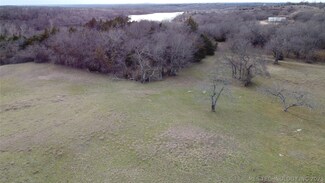 233 W Claremore Ave, Sulphur, OK 73086