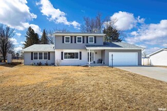 6 Hillcrest Ct, Eldridge, IA 52748