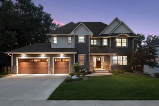 1124 Evergreen Ln N, Minneapolis, MN 55441