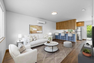 610 N Main St Unit 1A, Phoenix, OR 97535