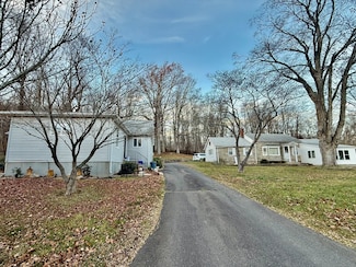 226 W High St, East Hampton, CT 06424