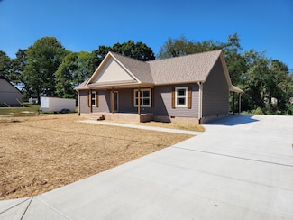 324 Cassie Dr, Lafayette, TN 37083