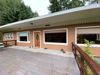 1110 Monument Rd, Rio Dell, CA 95562