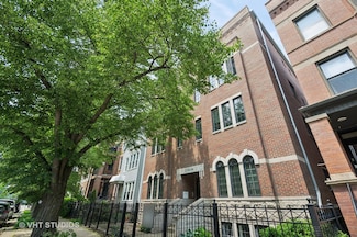 2338 W Roscoe St Unit 2E, Chicago, IL 60618