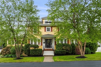 8 Warren Rd, Marblehead, MA 01945