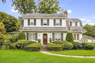 114 Brewster Rd, Scarsdale, NY 10583