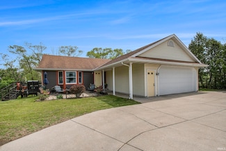 52400 Country Acres Dr, Elkhart, IN 46514