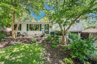 2003 NE 62nd St, Kansas City, MO 64118