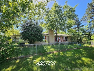2700 N Witte St, Poteau, OK 74953