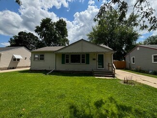 2004 W Pearl Ave, Rockford, IL 61103