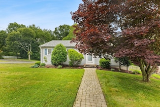 114 Cypress Dr, Swansea, MA 02777
