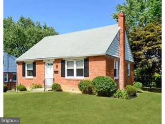 909 Greenbriar Ln, Springfield, PA 19064
