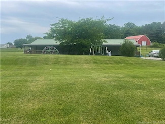 8369 S Old Palmyra Rd, Pekin, IN 47165