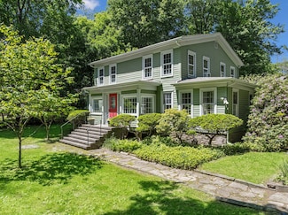 27 Powder Mill Rd, Newburgh, NY 12550