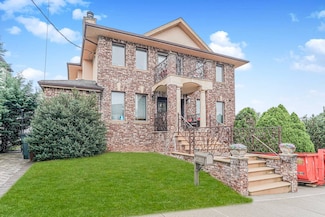 14 Walnut Place, Staten Island, NY 10306
