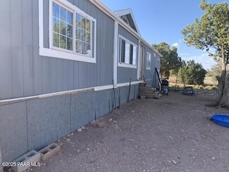 61333 N Anvil Rock Rd, Seligman, AZ 86337