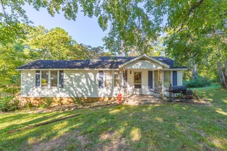 15 Broadway St, Rossville, GA 30741