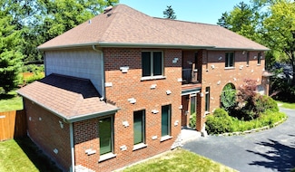 404 W Camp Mcdonald Rd, Prospect Heights, IL 60070