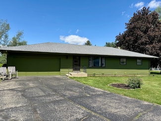 270 W Margaret Fuller Rd, Oregon, IL 61061