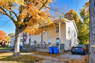 221 N 6th St, Niles, MI 49120