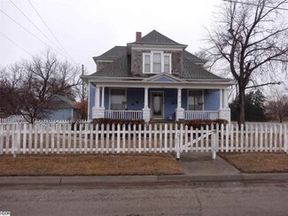 121 W Cleveland Ave, Sterling, KS 67579