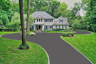 95 Huntington Bay Rd, Huntington, NY 11743