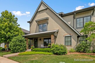 2276 New Town Dr, Grand Rapids, MI 49525