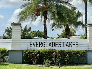 5220 SW 33rd St Unit 13-06, Davie, FL 33314