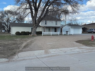 1202 Commercial St, Palmer, NE 68864