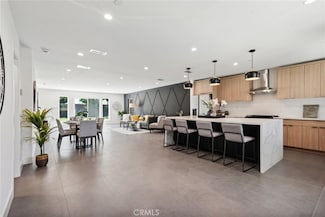 17406 Valerio St, van Nuys, CA 91406