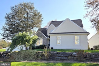 116 Pebbleside Ln, Lancaster, PA 17602