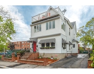 29 Taylor St, Winthrop, MA 02152