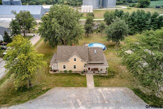 204 S 2nd St, Elmwood, NE 68349