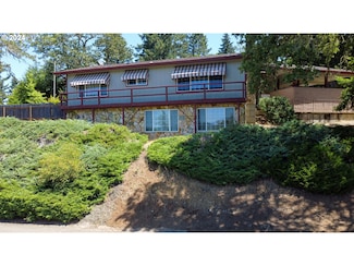 330 SE Terrace Dr, Roseburg, OR 97470