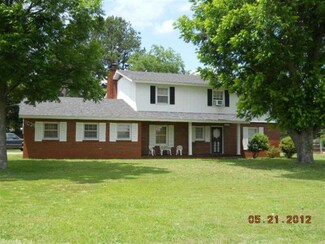 1029 Pioneer Rd, Searcy, AR 72143
