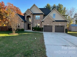 1840 Waterbury Ct, Hickory, NC 28602