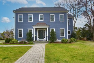 92 Beethoven Ave, Waban, MA 02468
