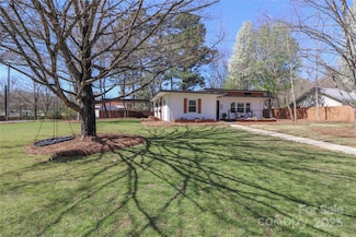 324 E End Ave, Statesville, NC 28677
