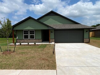 4605 Lincoln St, Harrah, OK 73045