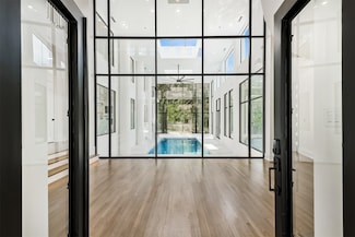 10663 Memorial Dr, Houston, TX 77024