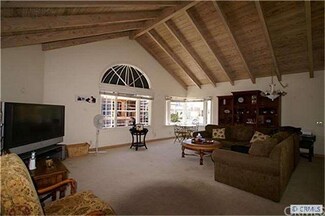 115 Emerald Ave, Newport Beach, CA 92662