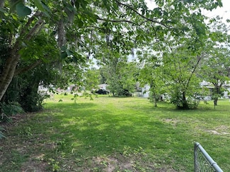 5540 8th St, Zephyrhills, FL 33542