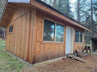 1310 W Tamarack Ln, Troy, MT 59935