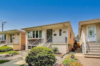 5560 W Ardmore Ave, Chicago, IL 60646