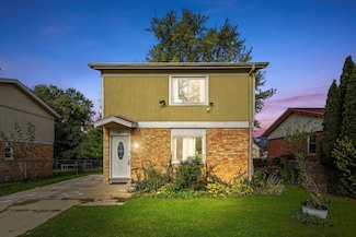 520 Aller Ave, Elgin, IL 60120