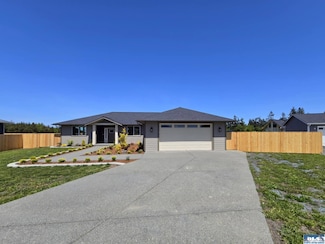 37 Kate's Ct, Port Angeles, WA 98362