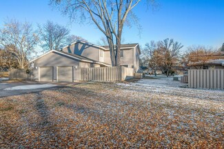 1006 Carmel Ct, Saint Paul, MN 55126
