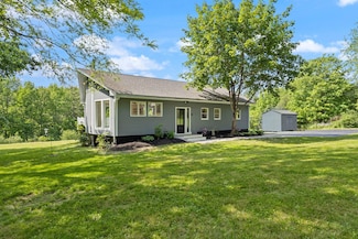 142 Hacker Rd, Brunswick, ME 04011